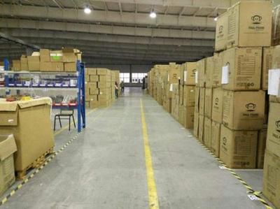 上海電商倉庫如何以高效倉儲(chǔ)服務(wù)應(yīng)對復(fù)雜服裝倉儲(chǔ)挑戰(zhàn)